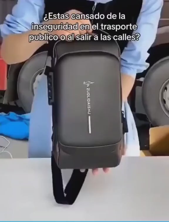 MOCHILA ANTIRROBO IMPERMEABLE CON PUERTO DE CARGA USB - GRIS.